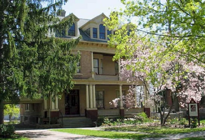 Отель Barrister's Bed & Breakfast