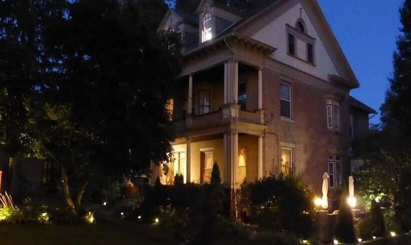 Отель Barrister's Bed & Breakfast