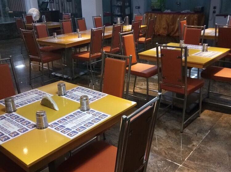 Hotel Challenger Residency