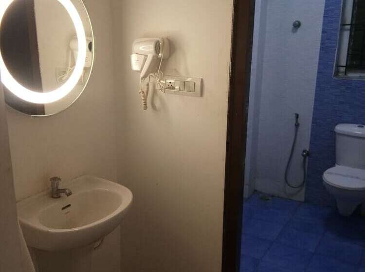 Hotel Challenger Residency