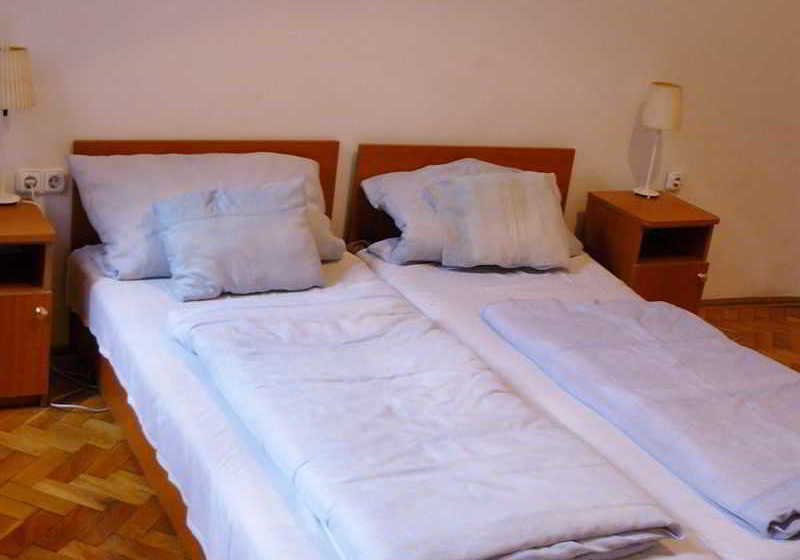 فندق Fehér Páva