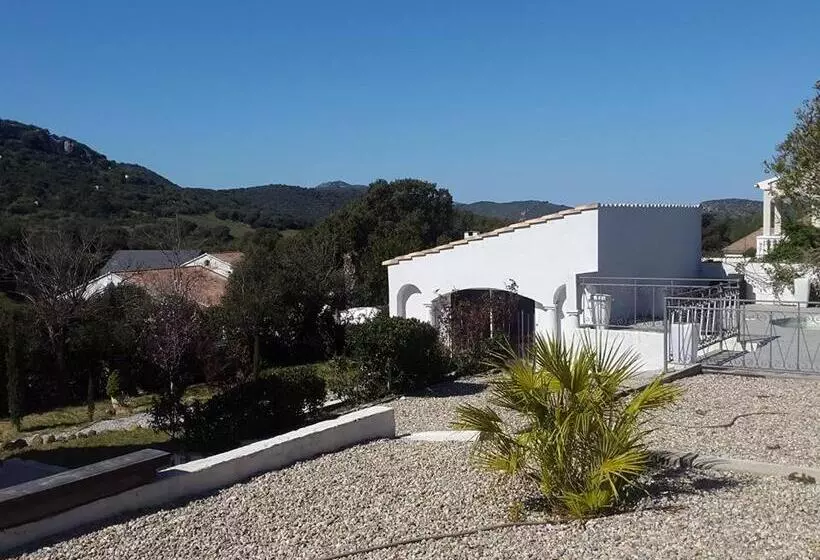 هتل Hacienda La Demeure