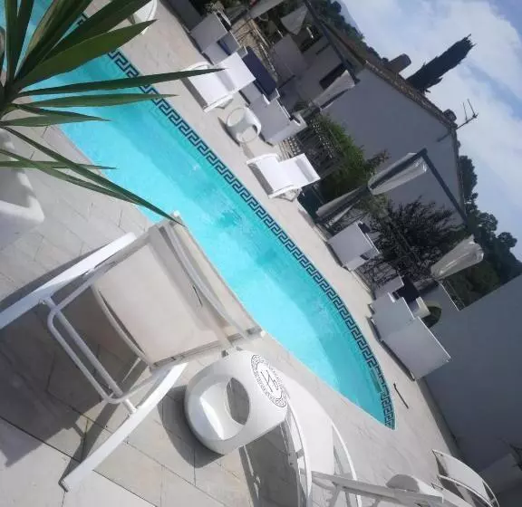 هتل Hacienda La Demeure