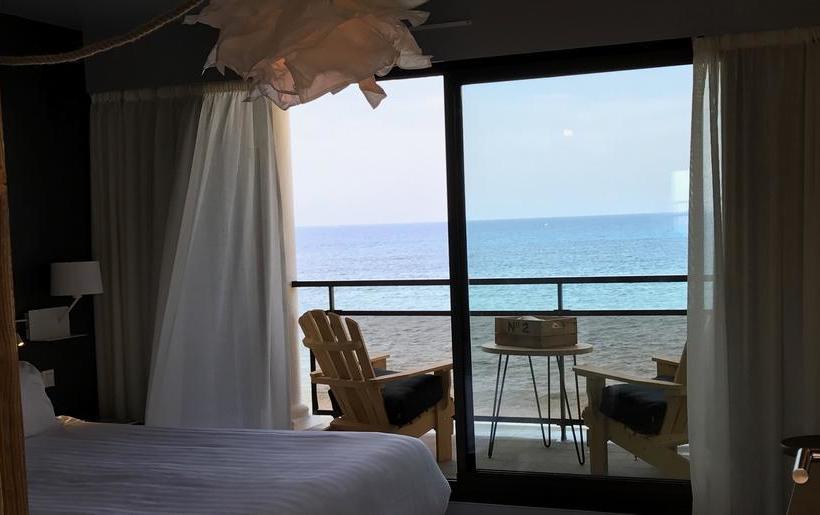 Отель Plein Large