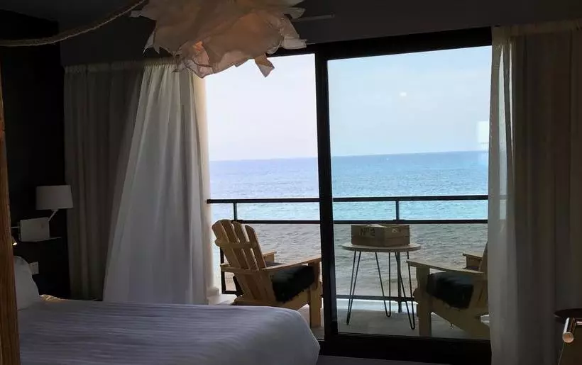 ホテル Plein Large