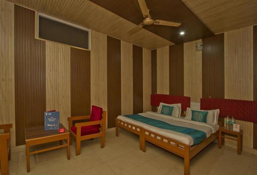 ホテル Krishna & Restaurant