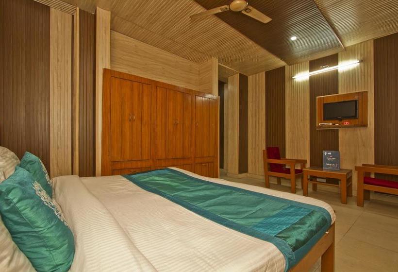 ホテル Krishna & Restaurant