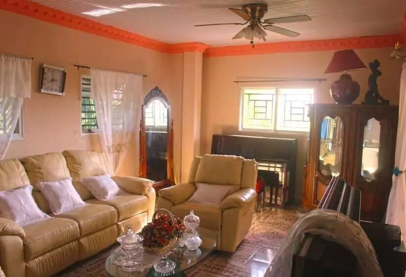 هتل Marcie Guesthouse Hôtel And Restaurant