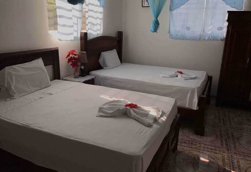 Szálloda Marcie Guesthouse Hôtel And Restaurant