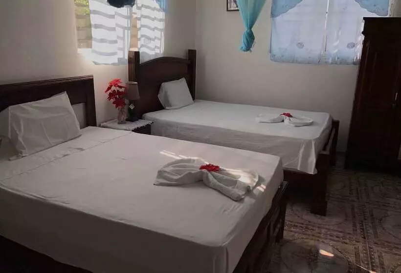 هتل Marcie Guesthouse Hôtel And Restaurant