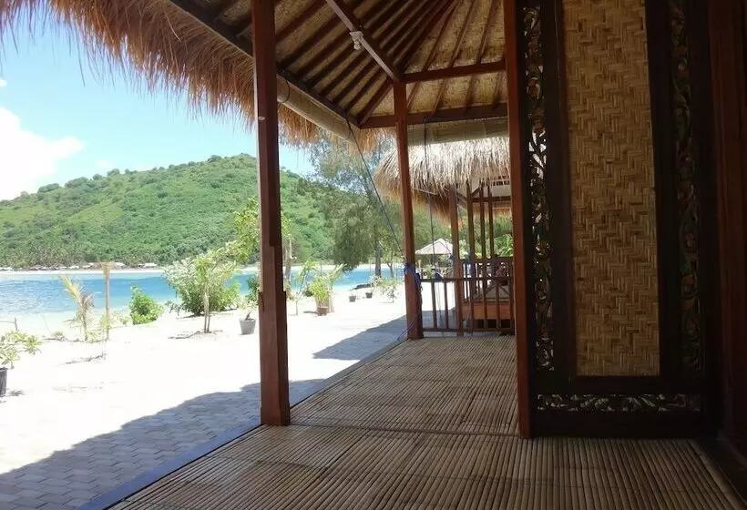 ホテル Nirvana Gili Sudak