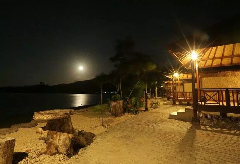 ホテル Nirvana Gili Sudak