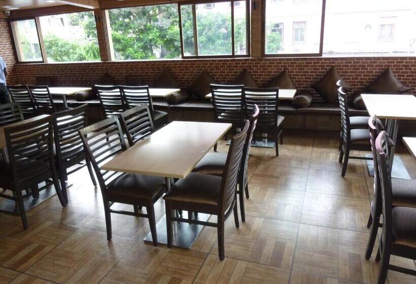 בית מלון כפרי Orient Palace