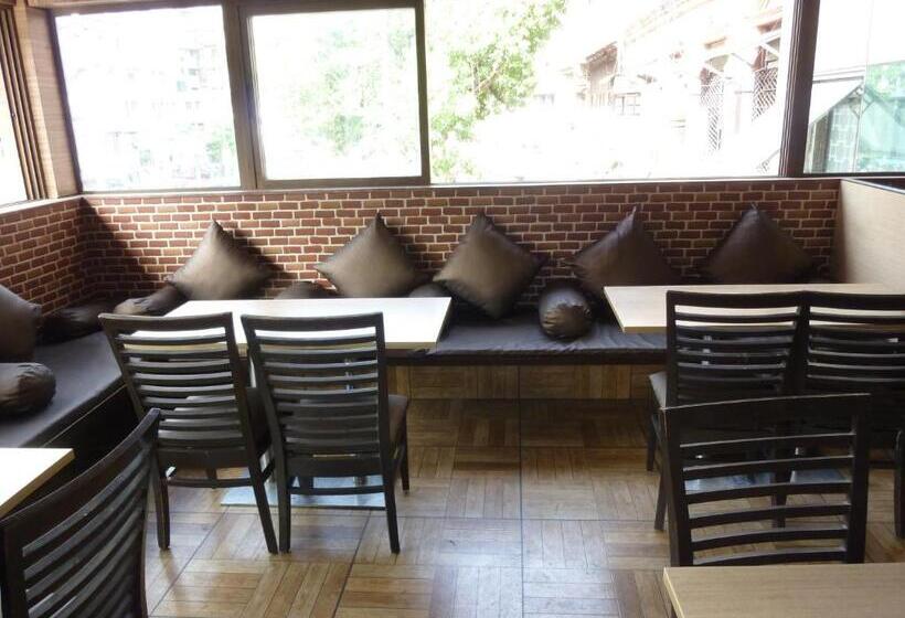 בית מלון כפרי Orient Palace