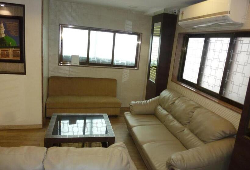 בית מלון כפרי Orient Palace