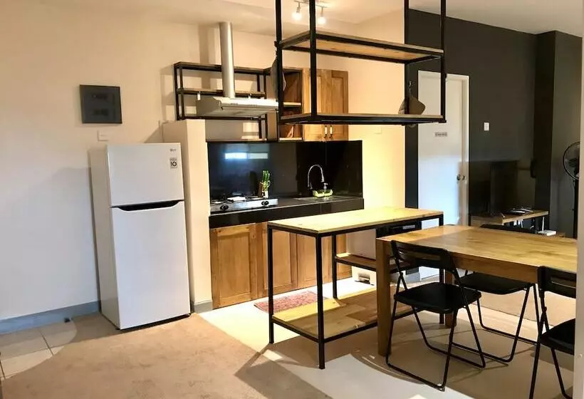 ホテル Apartment Queen Victoria Batam