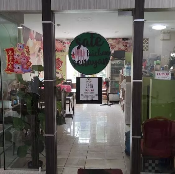ホテル Apartment Queen Victoria Batam
