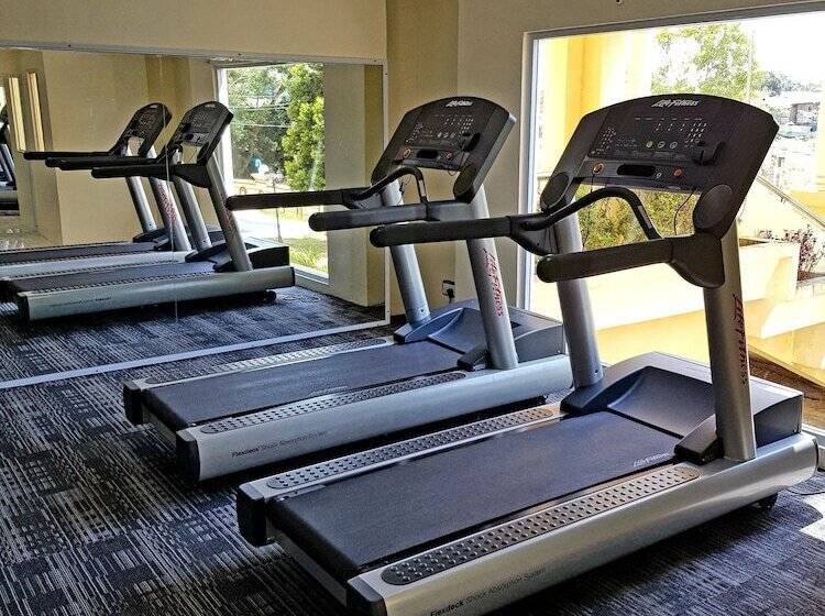 فندق Apartment Queen Victoria Batam