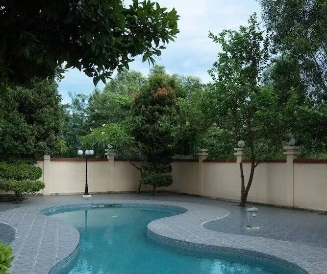 ホテル Apartment Queen Victoria Batam
