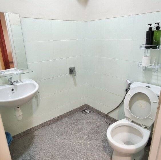 فندق Apartment Queen Victoria Batam