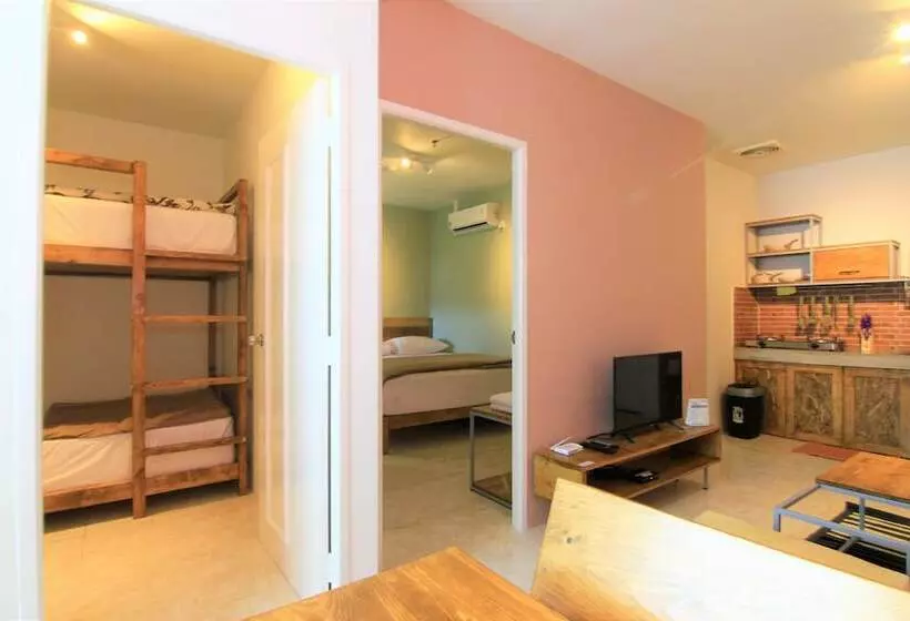 ホテル Apartment Queen Victoria Batam