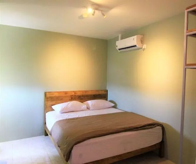 ホテル Apartment Queen Victoria Batam