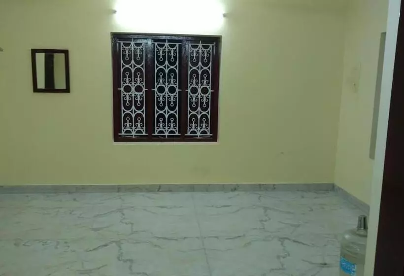 Hotelli Raghavi Tourist Home