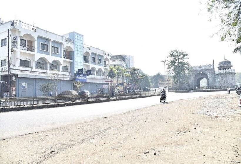 Hotel Royal Front Residency