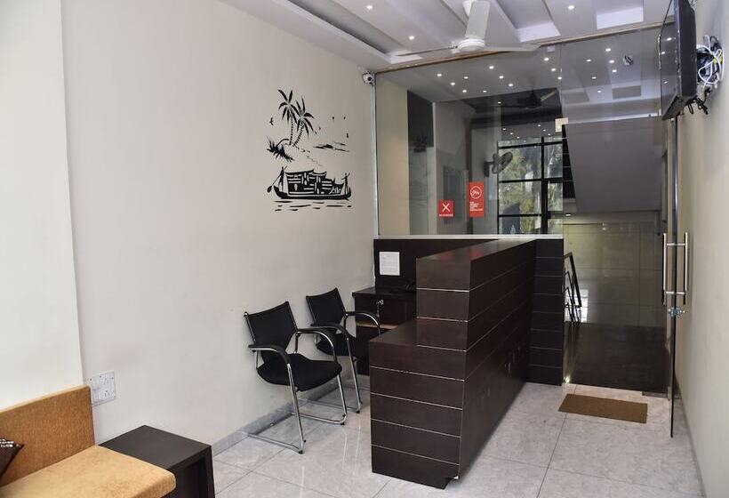 Hotel Royal Front Residency