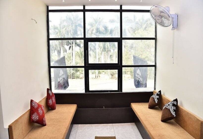 Hotel Royal Front Residency