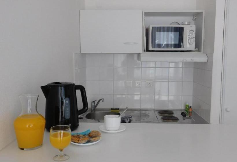 هتل Residence New Rochelle