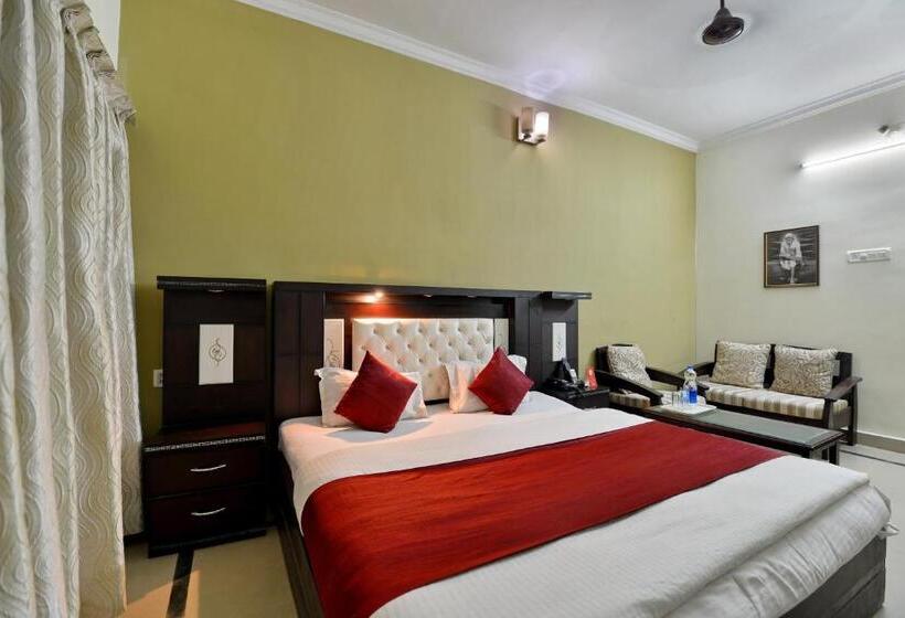 Super Hotel O Sai Leela