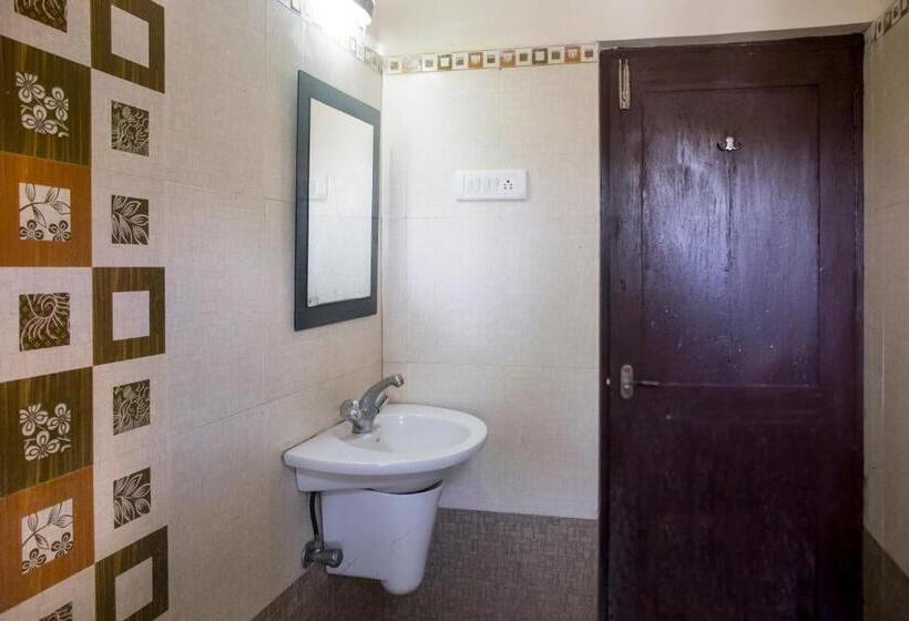 Super Hotel O Sai Leela