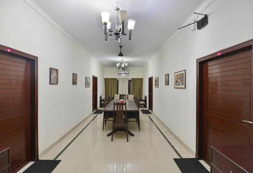 Super Hotel O Sai Leela