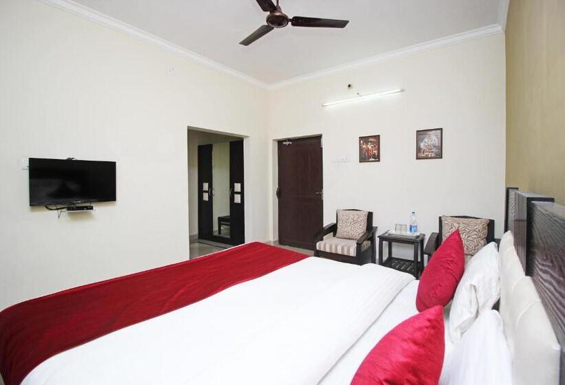 Super Hotel O Sai Leela