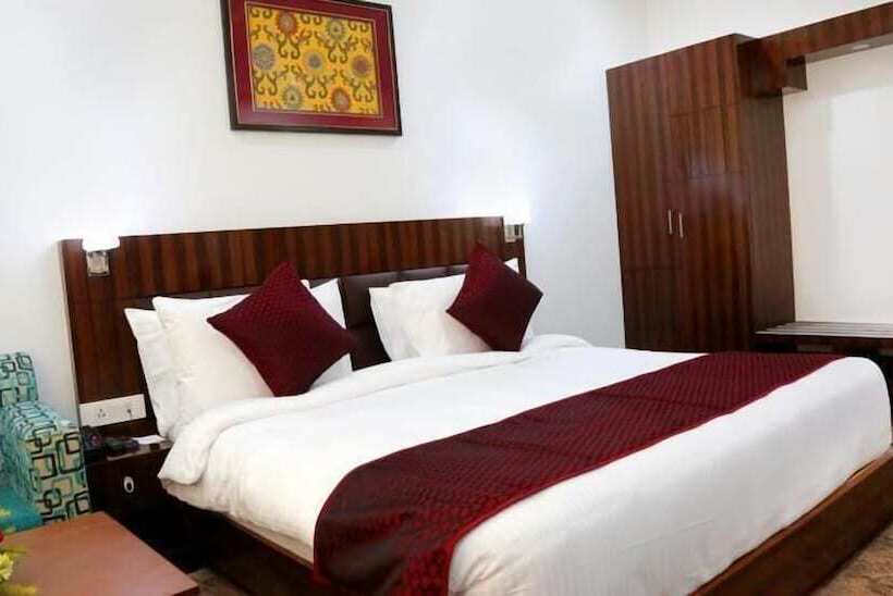 בית מלון כפרי Silk City