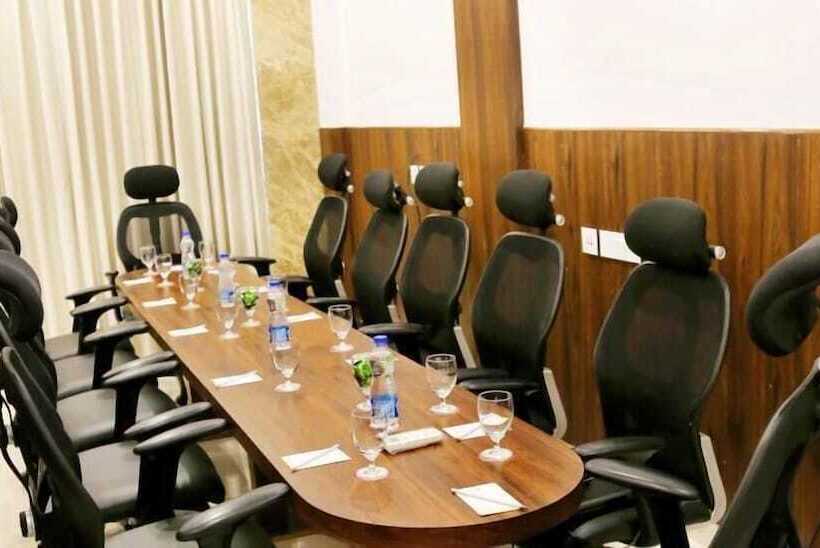 בית מלון כפרי Silk City