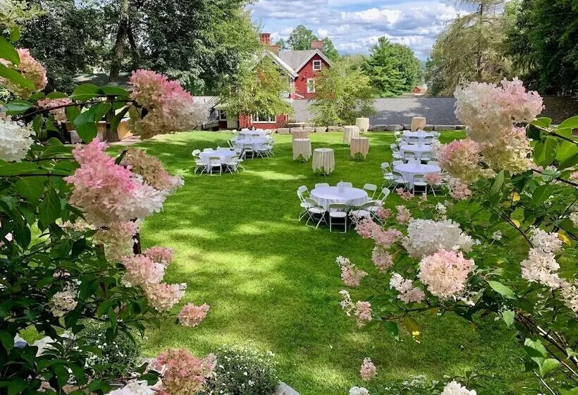 Hotelli Springside Inn