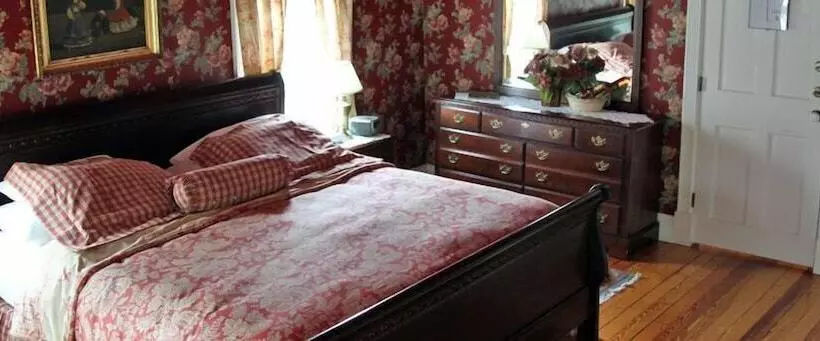 Hotelli Springside Inn