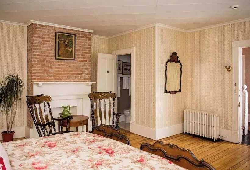 Hotelli Springside Inn