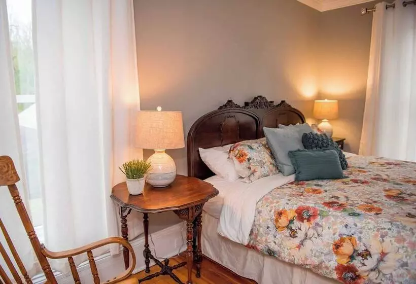 Hotelli Springside Inn