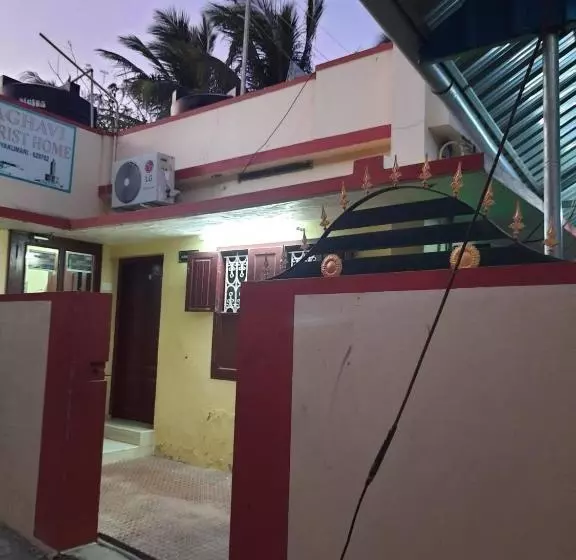 Hotelli Raghavi Tourist Home