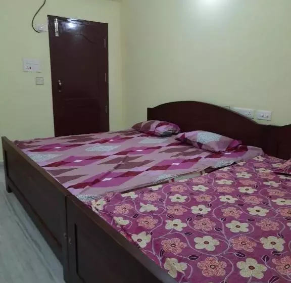 Hotelli Raghavi Tourist Home