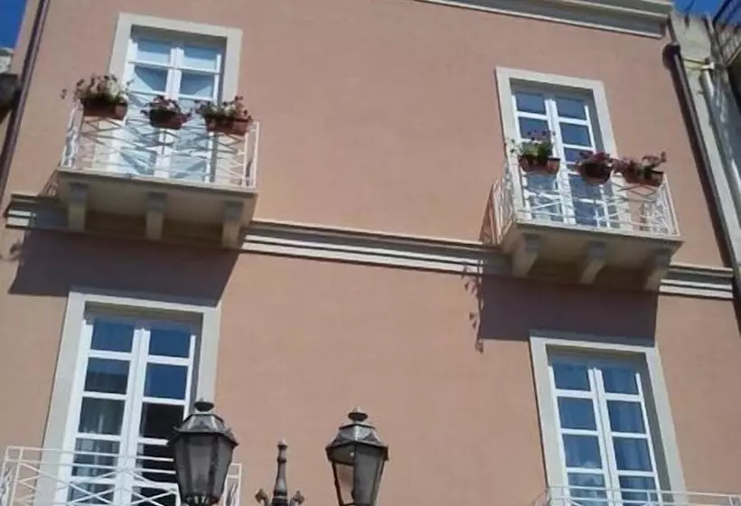هتل L Alberghetto B&b