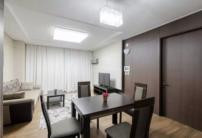 هتل Elite Apartments Highvill