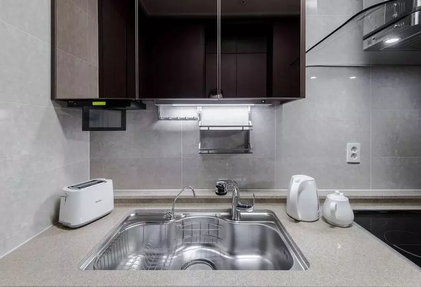 هتل Elite Apartments Highvill