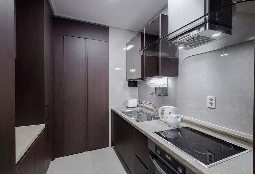 هتل Elite Apartments Highvill