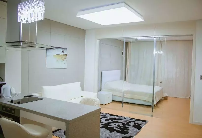 هتل Elite Apartments Highvill