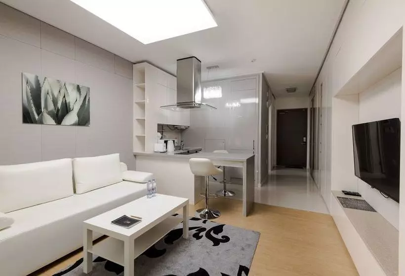 هتل Elite Apartments Highvill