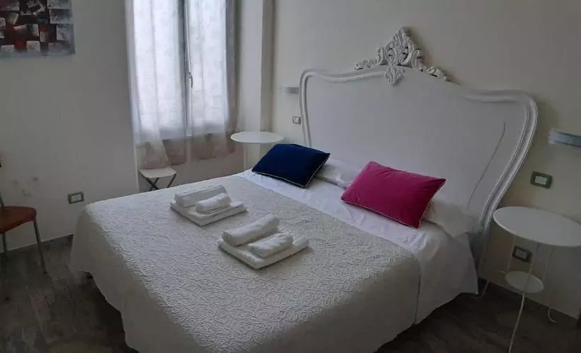 هتل La Branda Brin Guest House